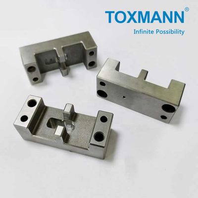 Op maat gemaakte plastic gietwerk Hoogwaardige vormkern Plastic injectievormonderdelen Wedge Switch Box Guide Base Plate