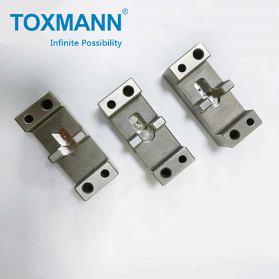 Op maat gemaakte plastic gietwerk Hoogwaardige vormkern Plastic injectievormonderdelen Wedge Switch Box Guide Base Plate