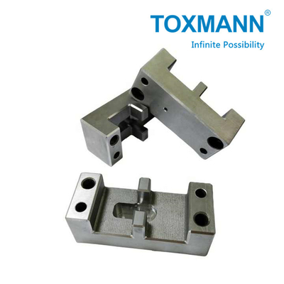 Op maat gemaakte plastic gietwerk Hoogwaardige vormkern Plastic injectievormonderdelen Wedge Switch Box Guide Base Plate
